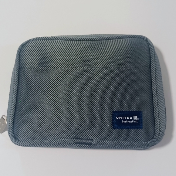 United Airlines Other - United Airlines Business First Toiletry Bag